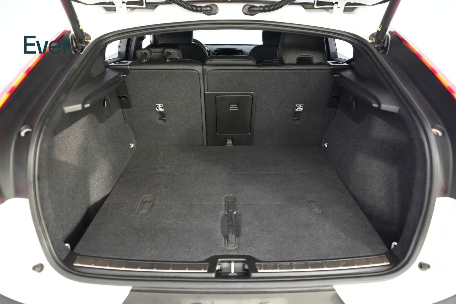 Used 2023 Volvo C40 P8 Recharge Plus AWD/4WD image 8