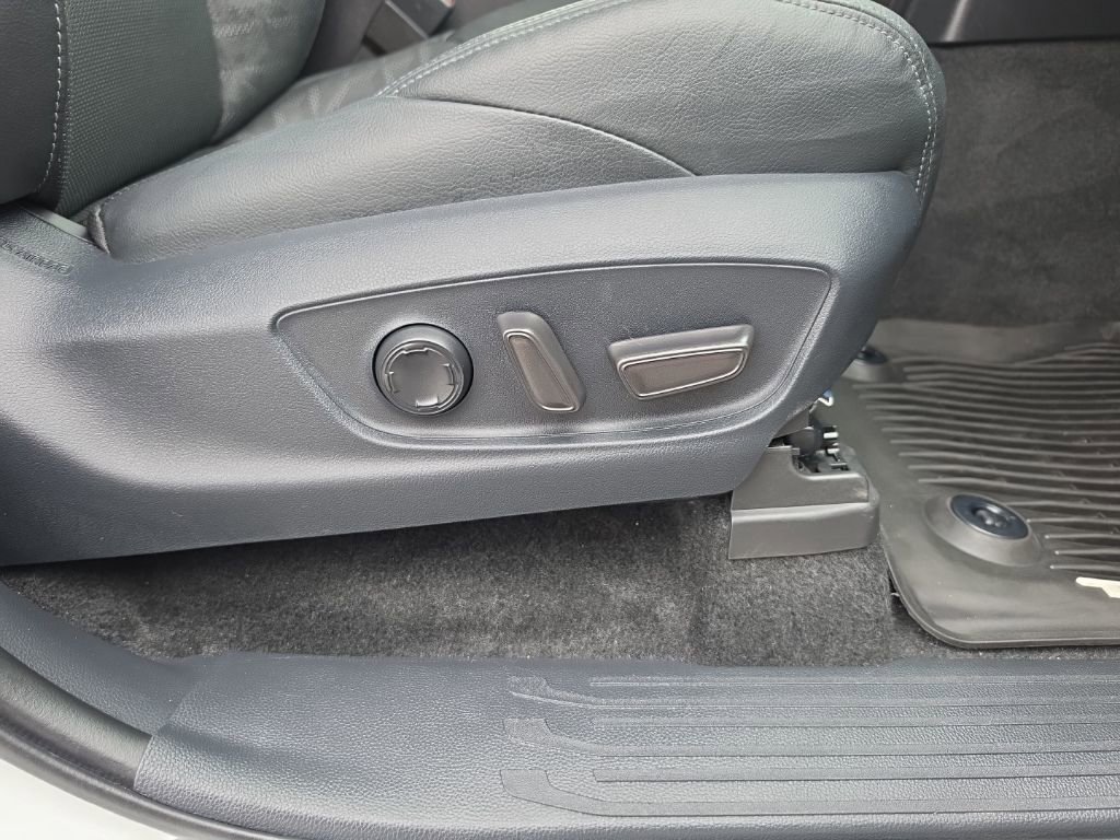 Used 2024 Toyota Tacoma TRD Sport w/ TRD Sport Premium Package image 31