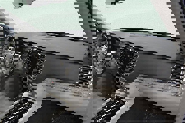 Used 2024 Volvo XC90 B6 Plus image 20