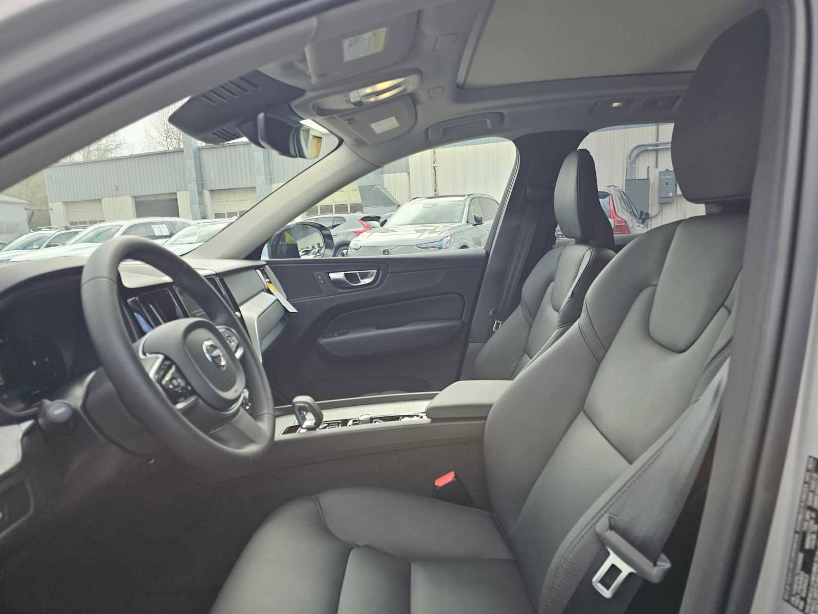 Used 2025 Volvo XC60 B5 Plus w/ Protection Package Premier image 22