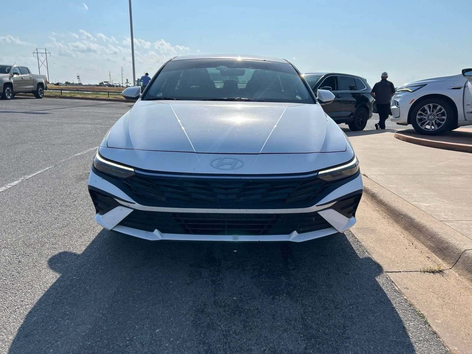 Used 2024 Hyundai Elantra SEL FWD image 2