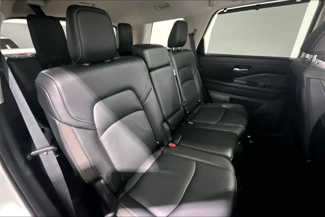 Used 2023 Nissan Pathfinder SL image 26