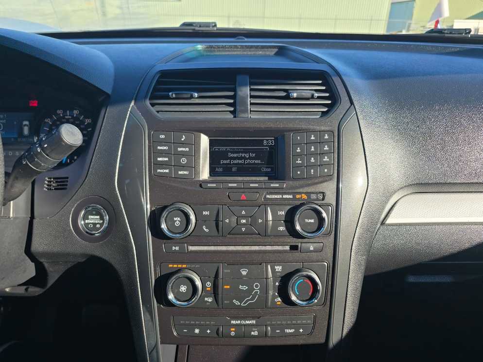 Used 2016 Ford Explorer XLT image 12