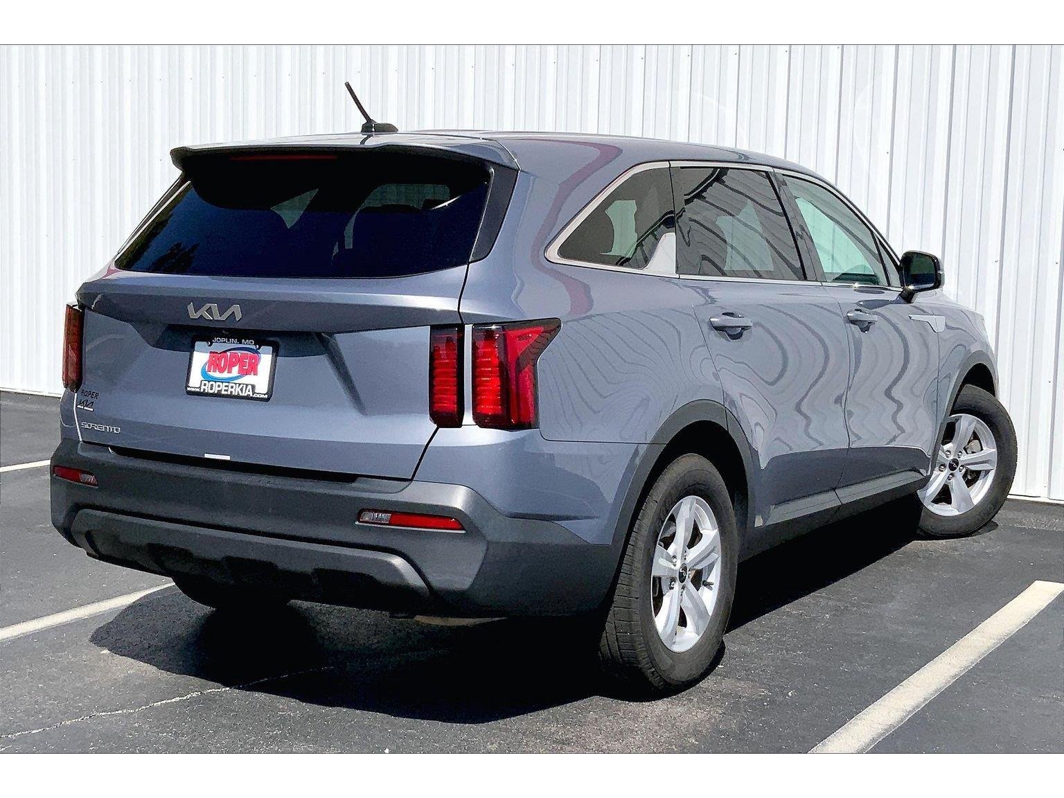 Used 2023 Kia Sorento LX FWD image 10