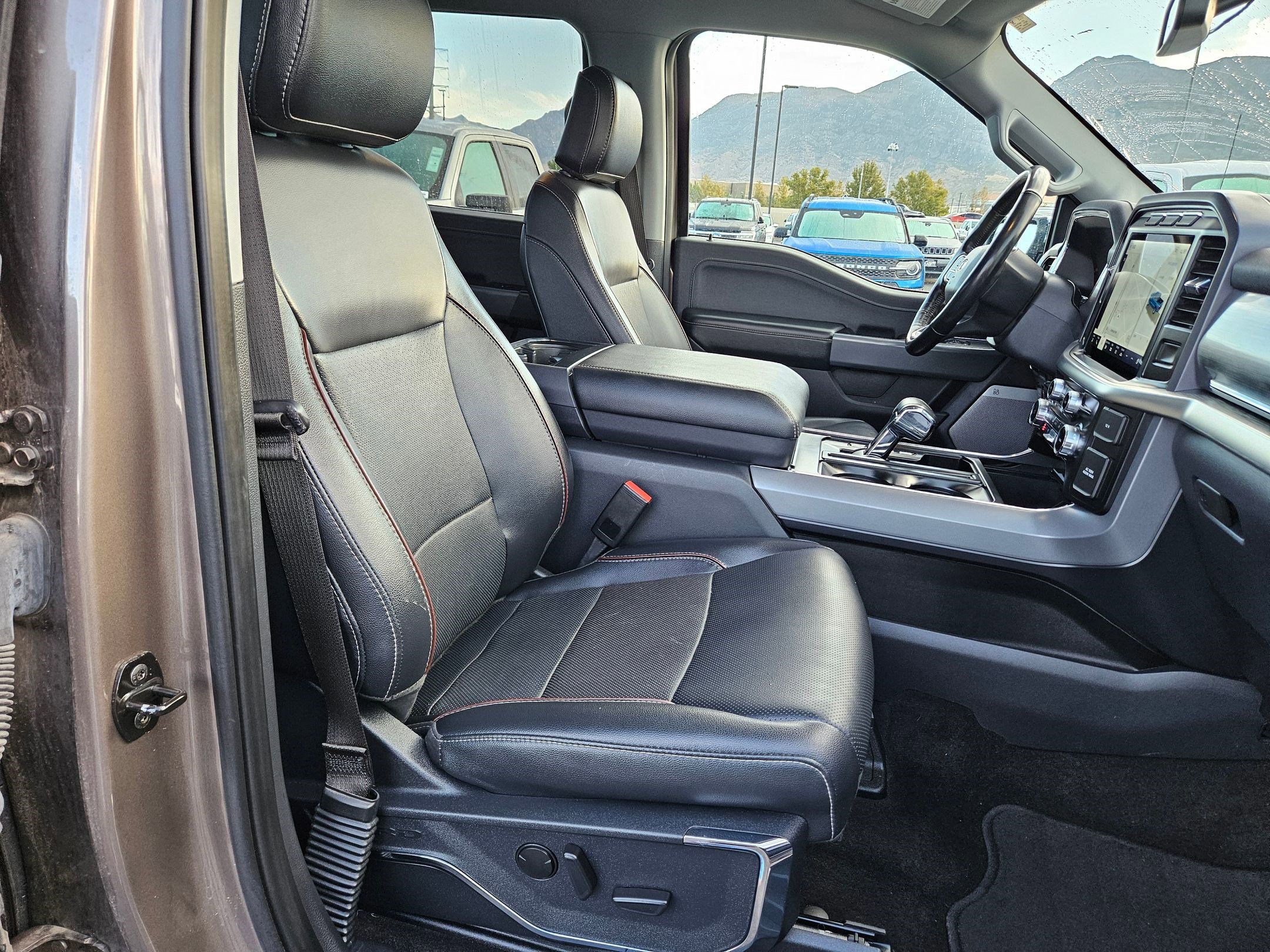 Used 2023 Ford F150 Lariat image 34