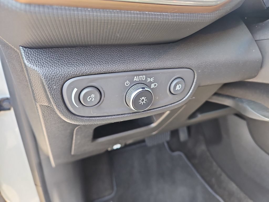 Used 2023 Chevrolet TrailBlazer ACTIV w/ Sun and Liftgate Package AWD/4WD image 26