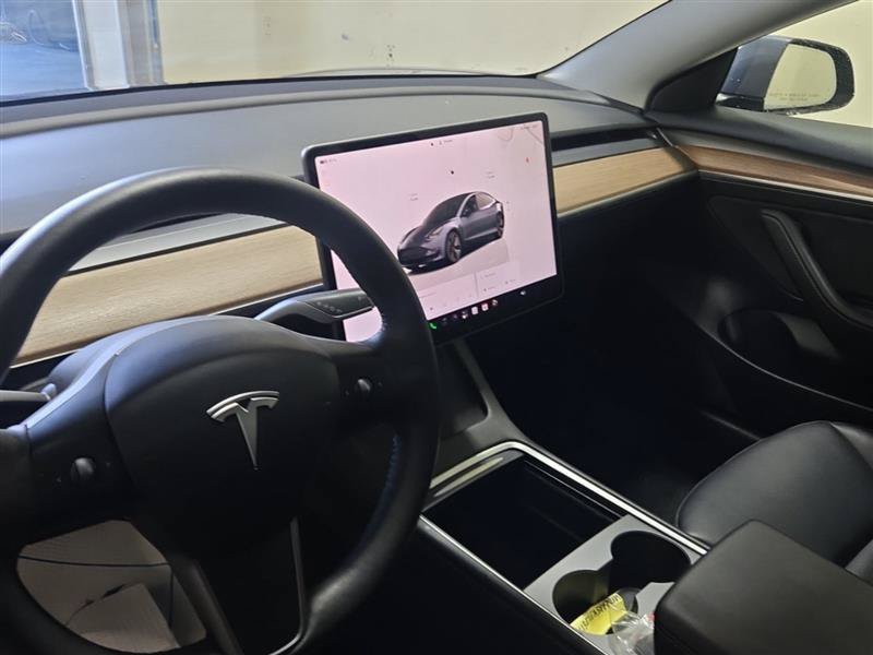 Used 2023 Tesla Model 3 Standard Range RWD image 4