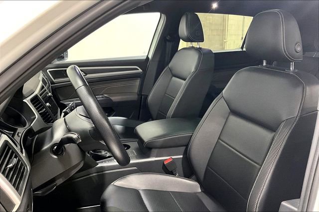 Used 2021 Volkswagen Atlas Cross Sport SE w/ Panoramic Sunroof Package FWD image 26