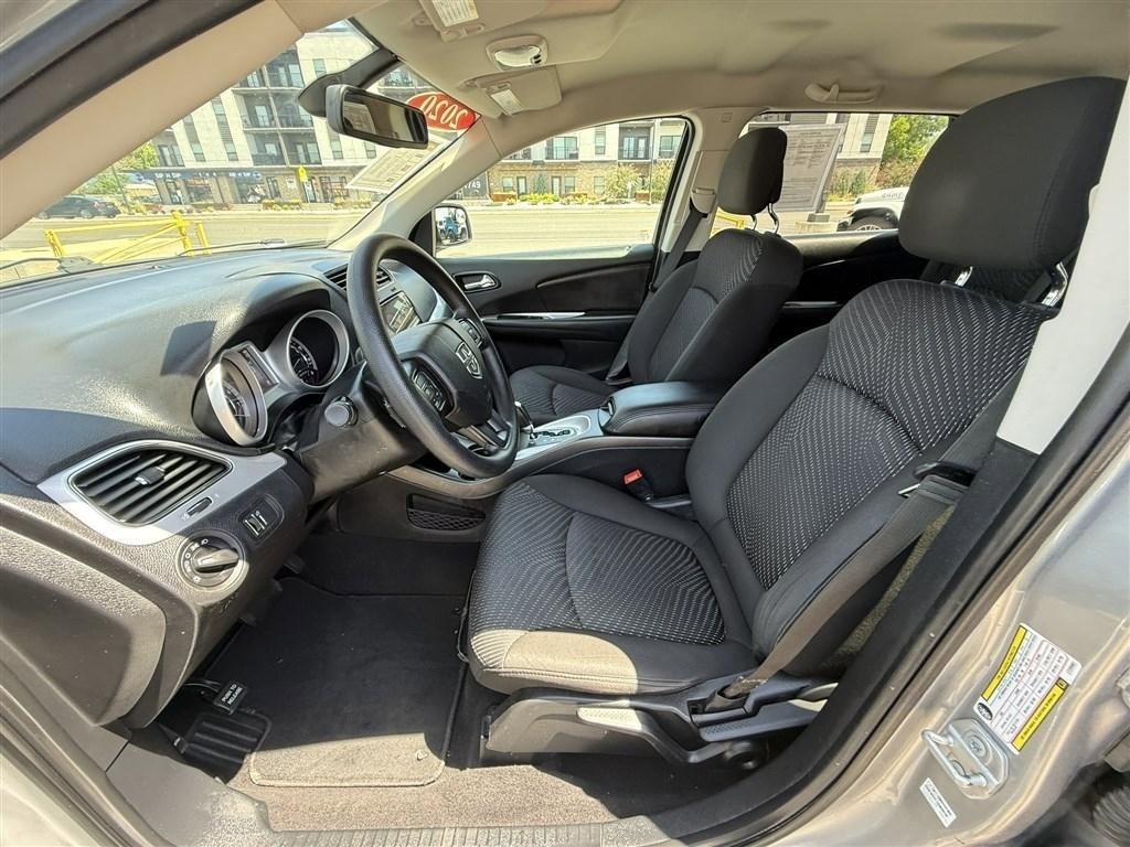 Used 2020 Dodge Journey SE FWD image 18
