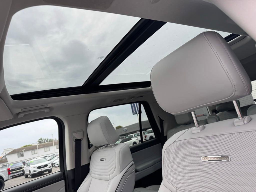 Used 2025 Ford Expedition Platinum w/ Platinum Ultimate Package image 23