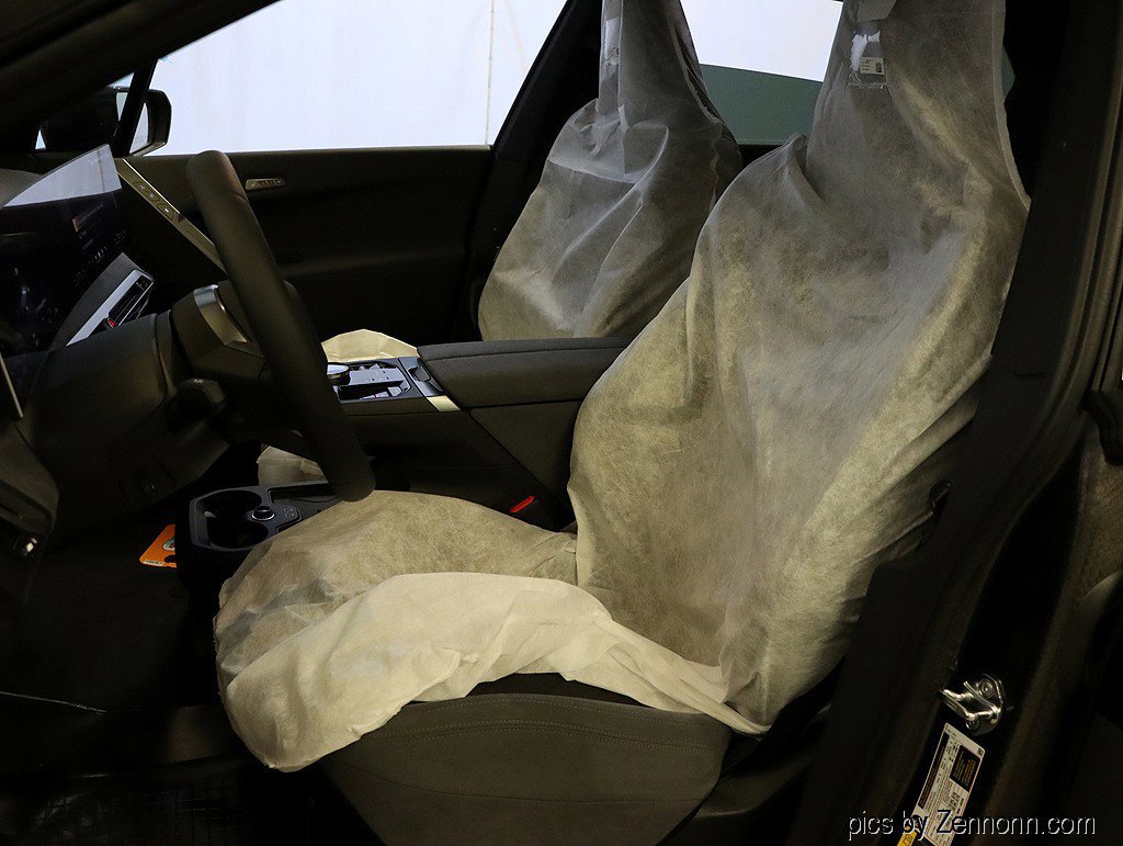 Used 2026 BMW iX xDrive45 w/ M Sport Package image 11