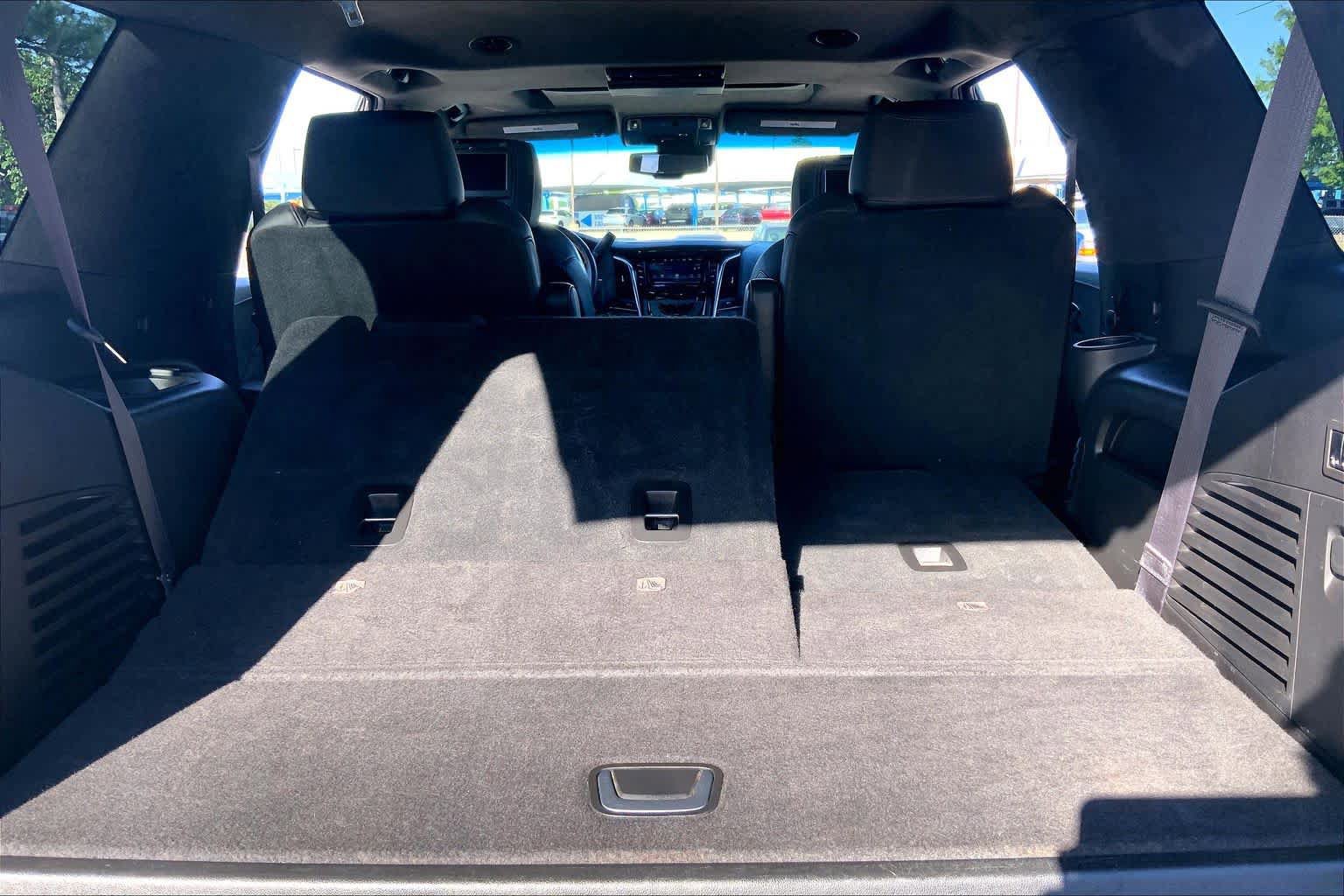 Used 2016 Cadillac Escalade Platinum AWD/4WD image 34