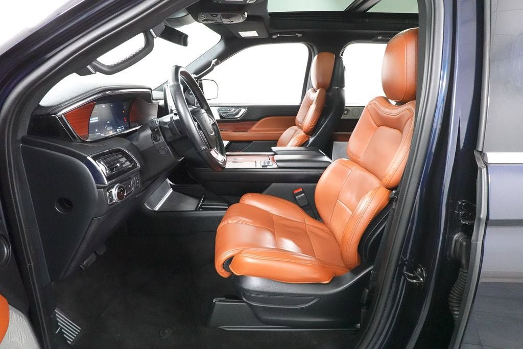 Used 2021 Lincoln Navigator Reserve w/ Luxury Package AWD/4WD image 24