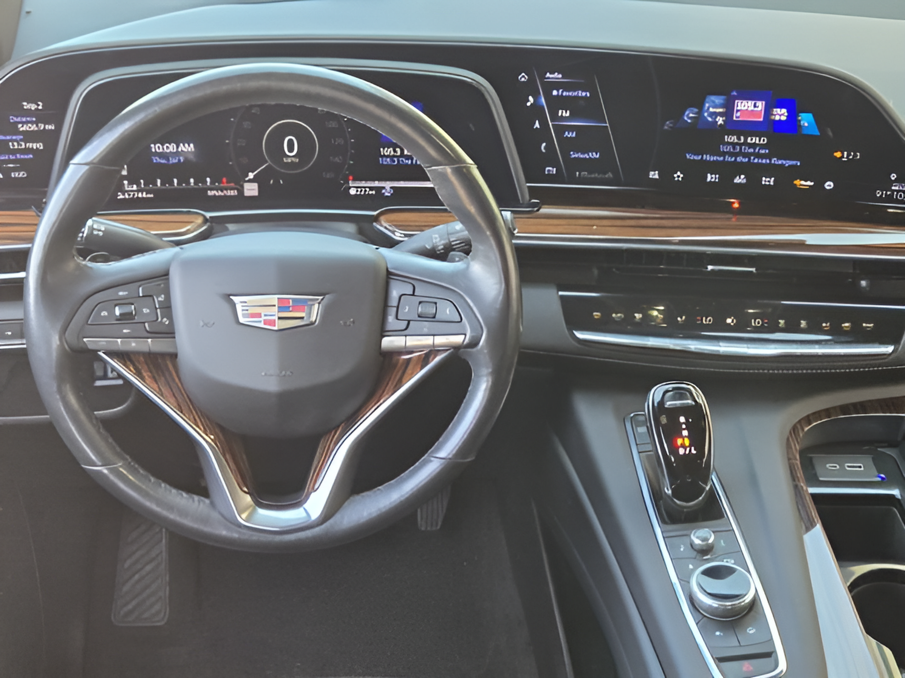 Used 2023 Cadillac Escalade ESV Premium Luxury AWD/4WD image 25