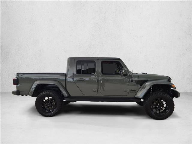 Used 2022 Jeep Gladiator Overland AWD/4WD image 4