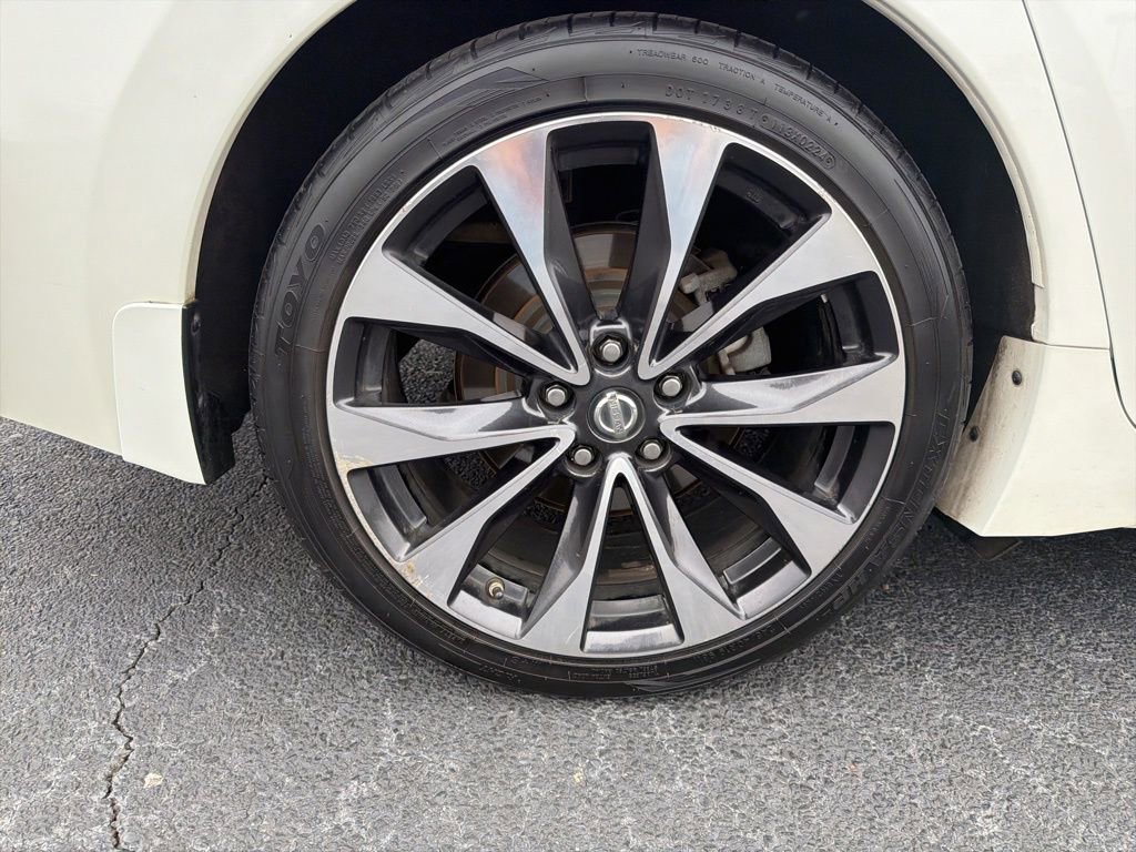 Used 2016 Nissan Maxima SR image 29