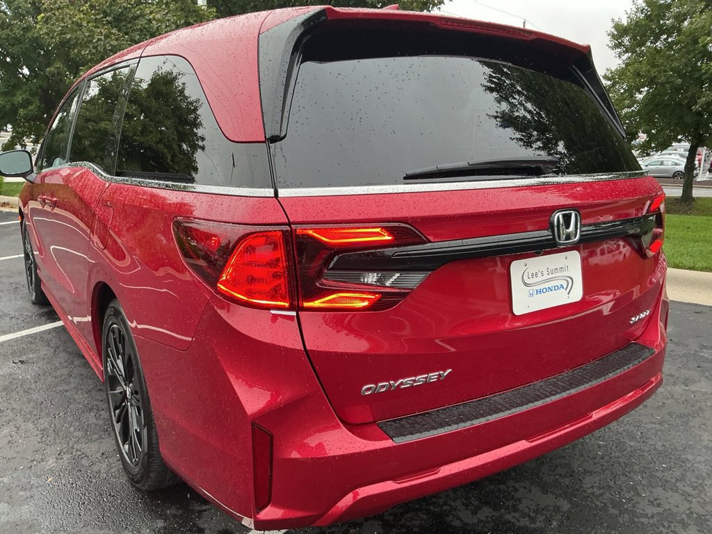 Used 2025 Honda Odyssey Sport-L image 9