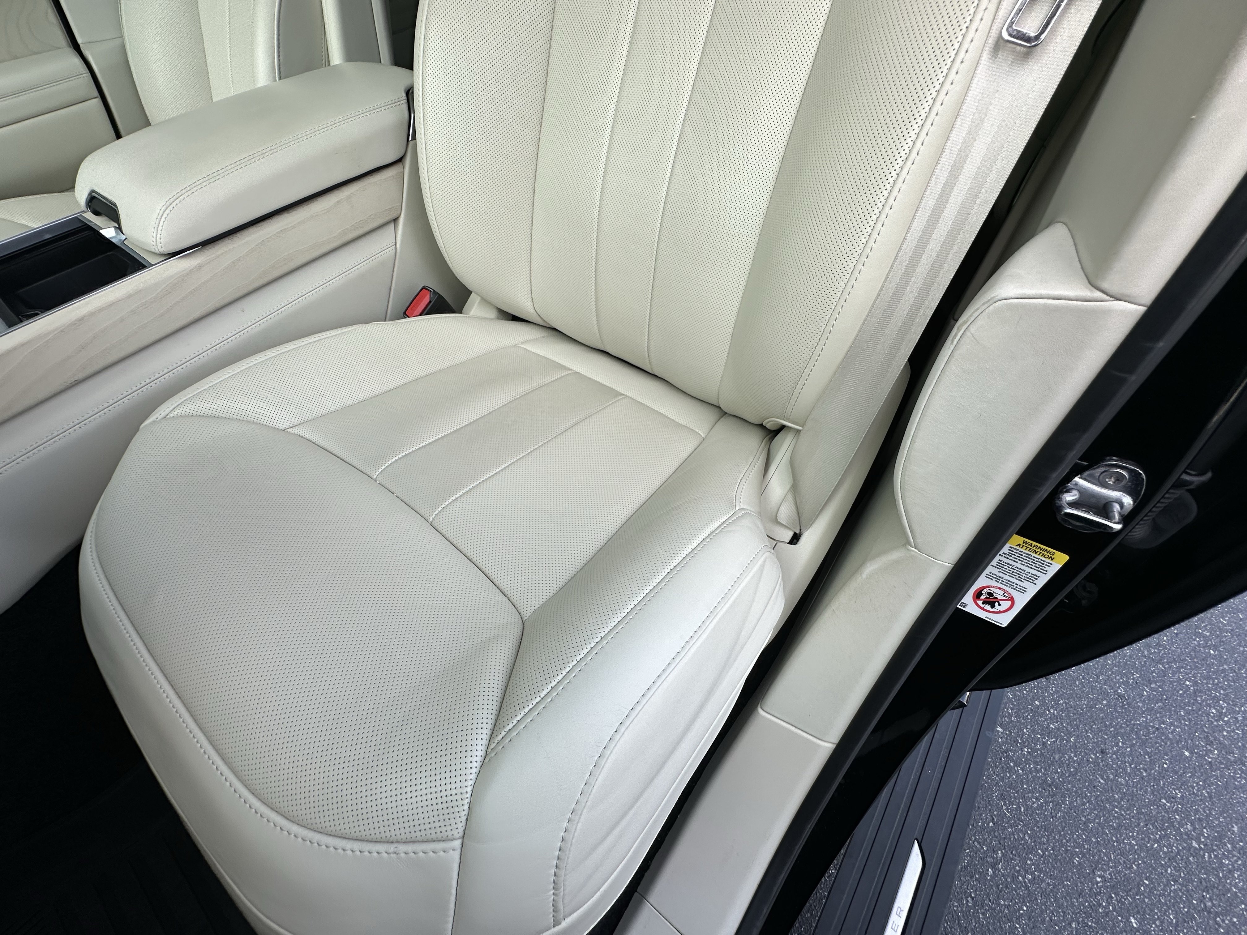 Certified 2024 Land Rover Range Rover Autobiography AWD/4WD image 16