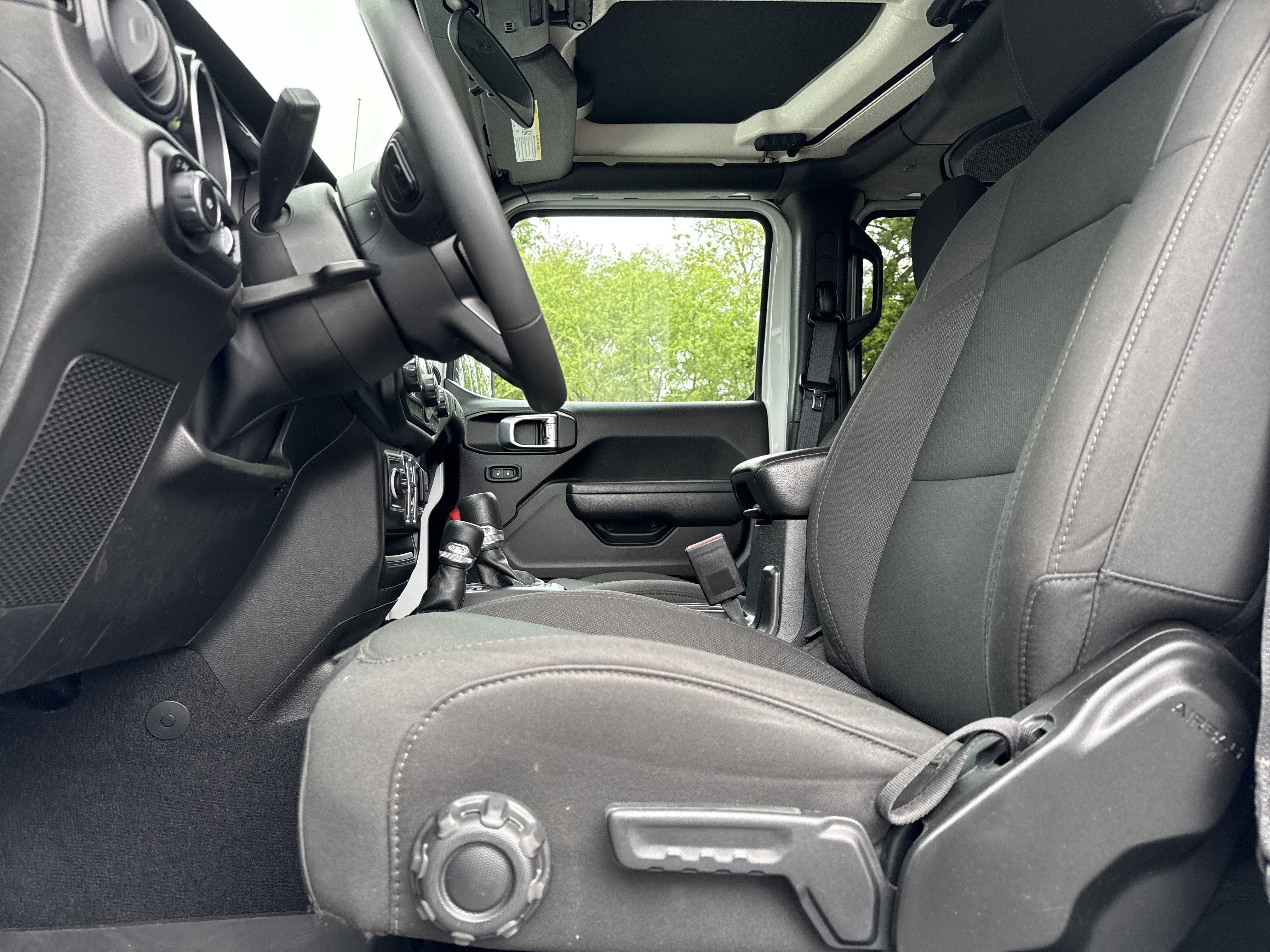 Used 2023 Jeep Wrangler Unlimited Sport image 15