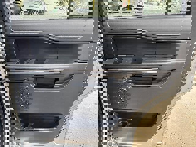 Used 2024 Ford Expedition XLT image 14