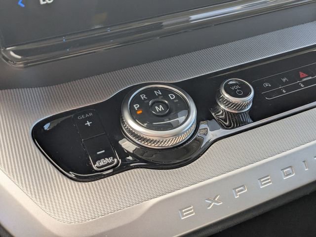 Certified 2025 Ford Expedition Active image 21