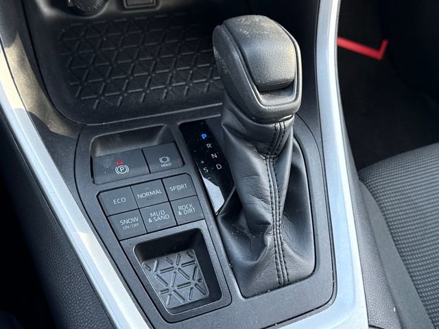 Used 2024 Toyota RAV4 LE image 23