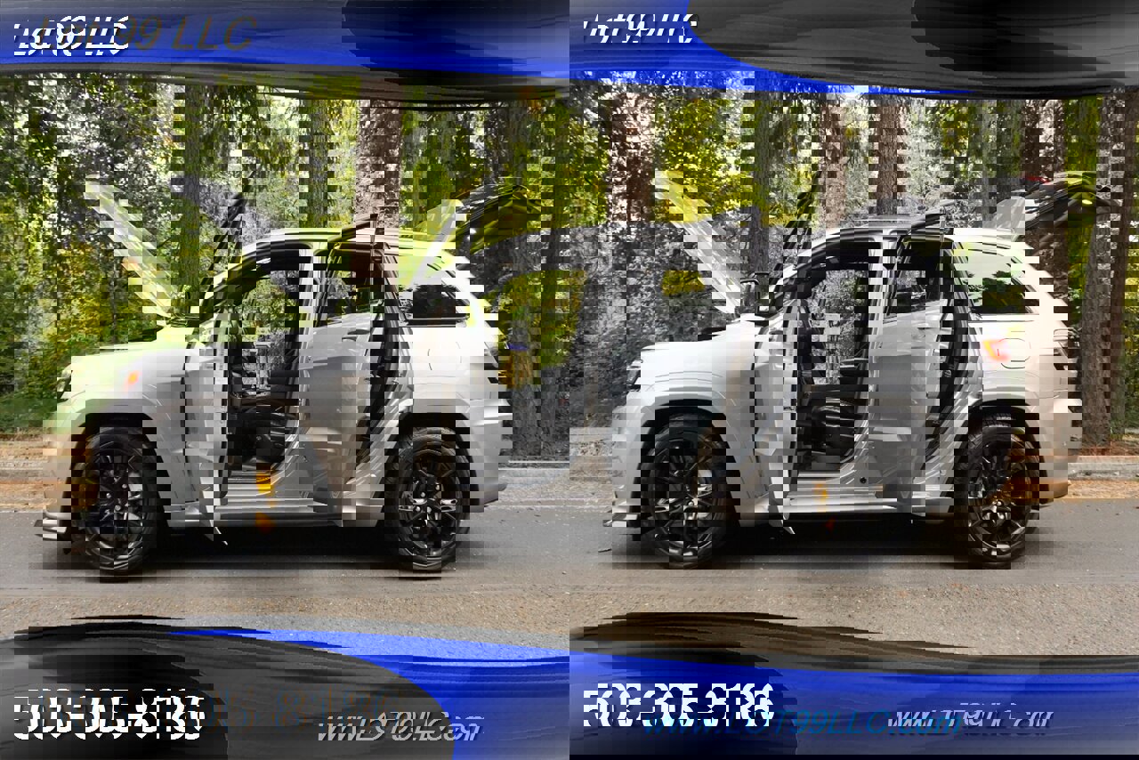 Used 2017 Jeep Grand Cherokee SRT image 28