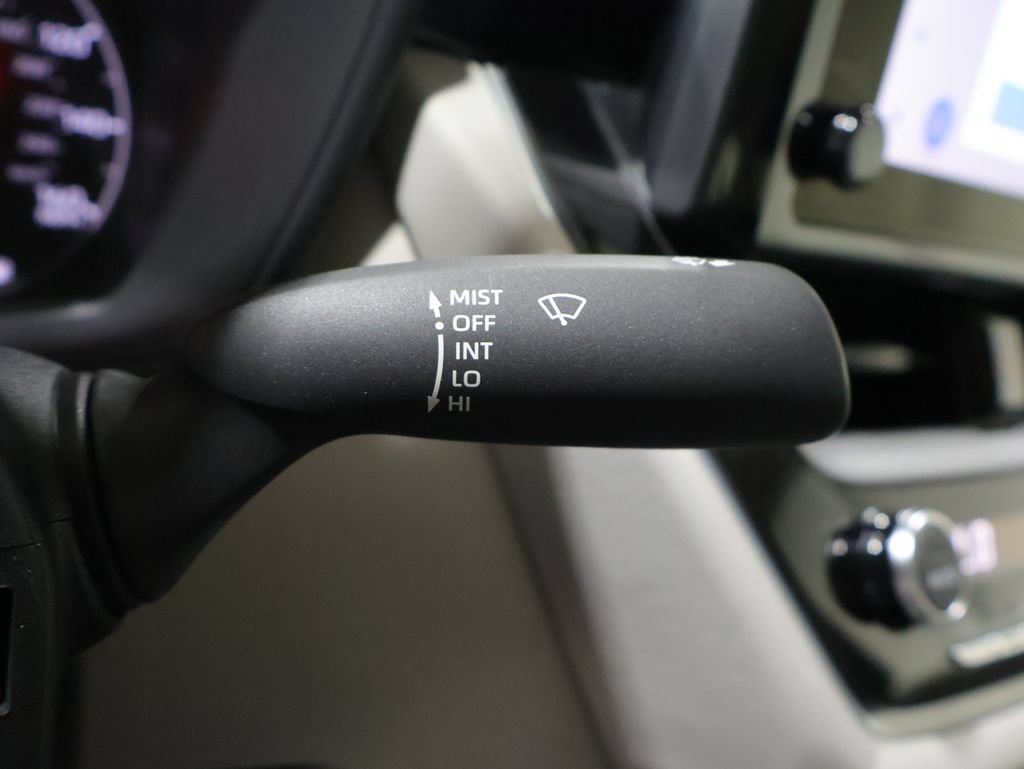 Used 2025 Toyota Corolla LE FWD image 39