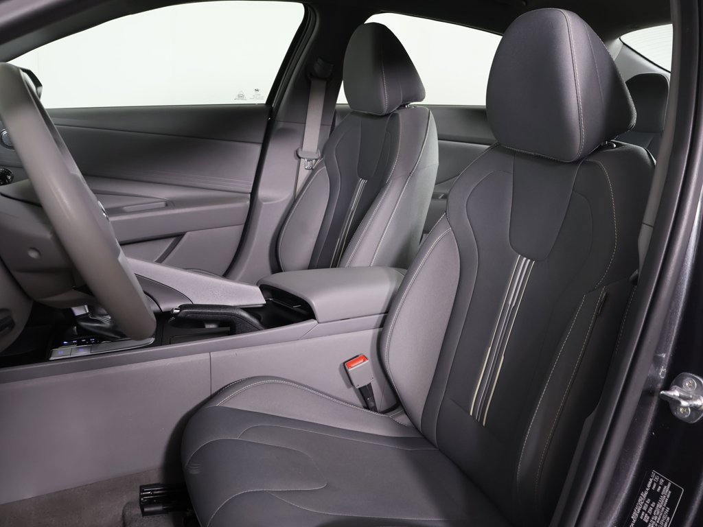 Used 2023 Hyundai Elantra SEL w/ Preferred Accessory Package image 24