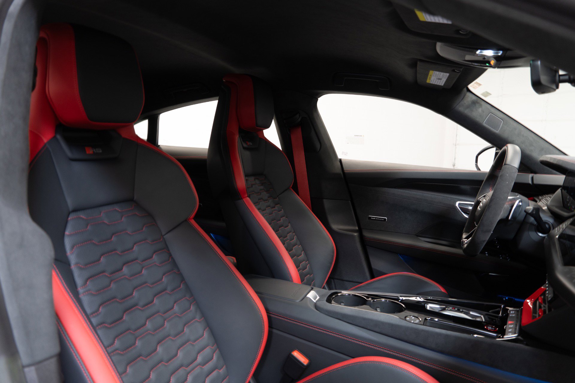 Used 2023 Audi RS e-tron GT image 36