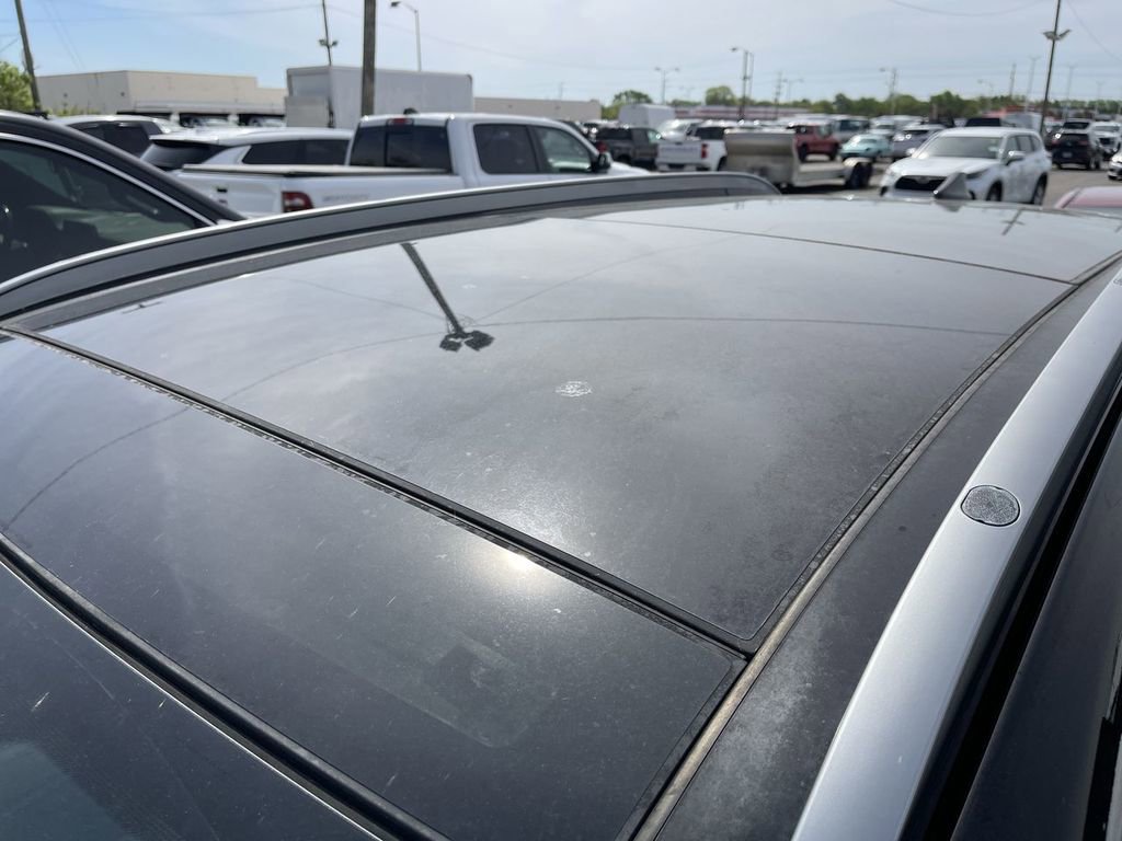 Used 2019 Hyundai Santa Fe SEL w/ Cargo Package FWD image 3