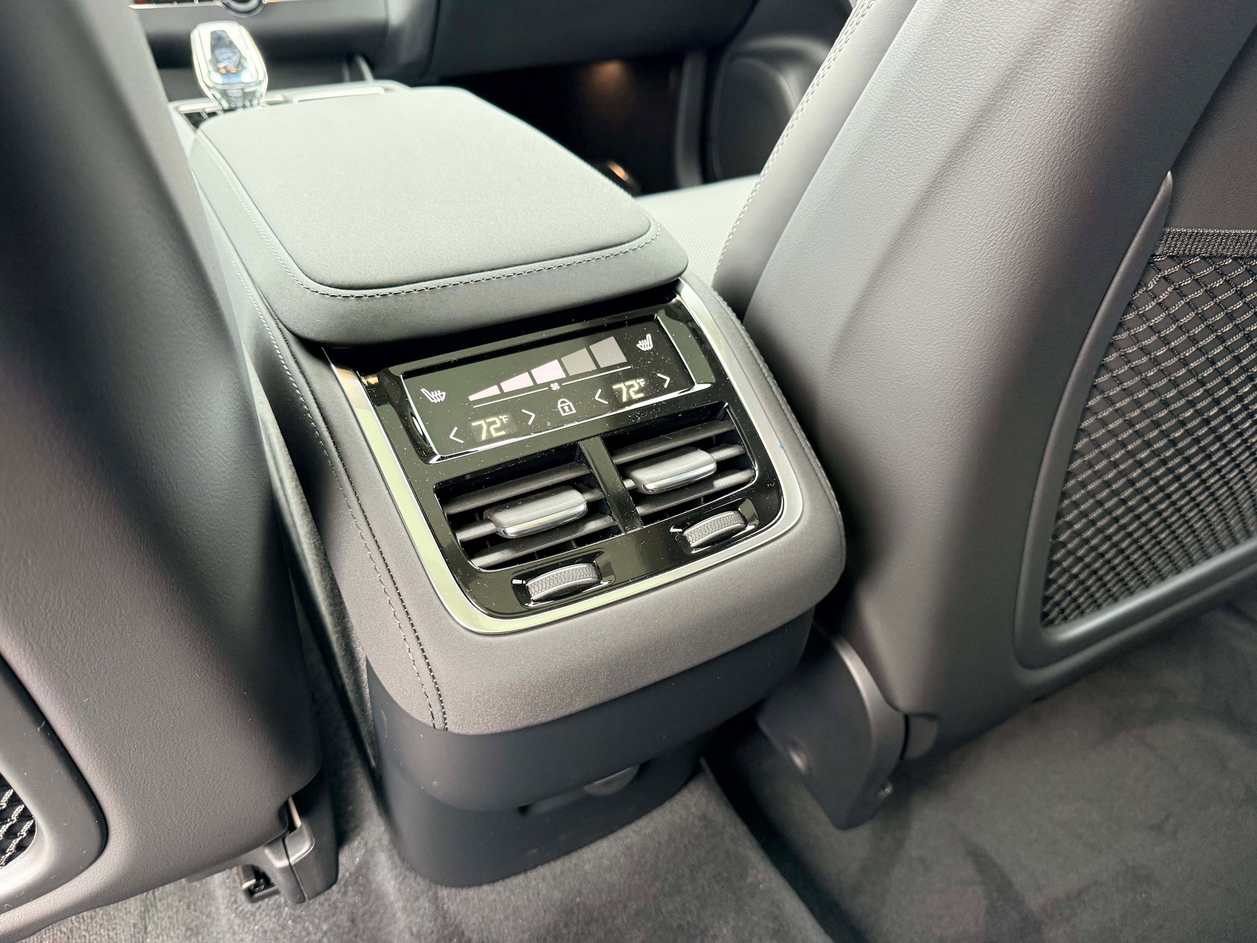 New 2026 Volvo XC90 B6 Ultra w/ Lounge Package AWD/4WD image 18