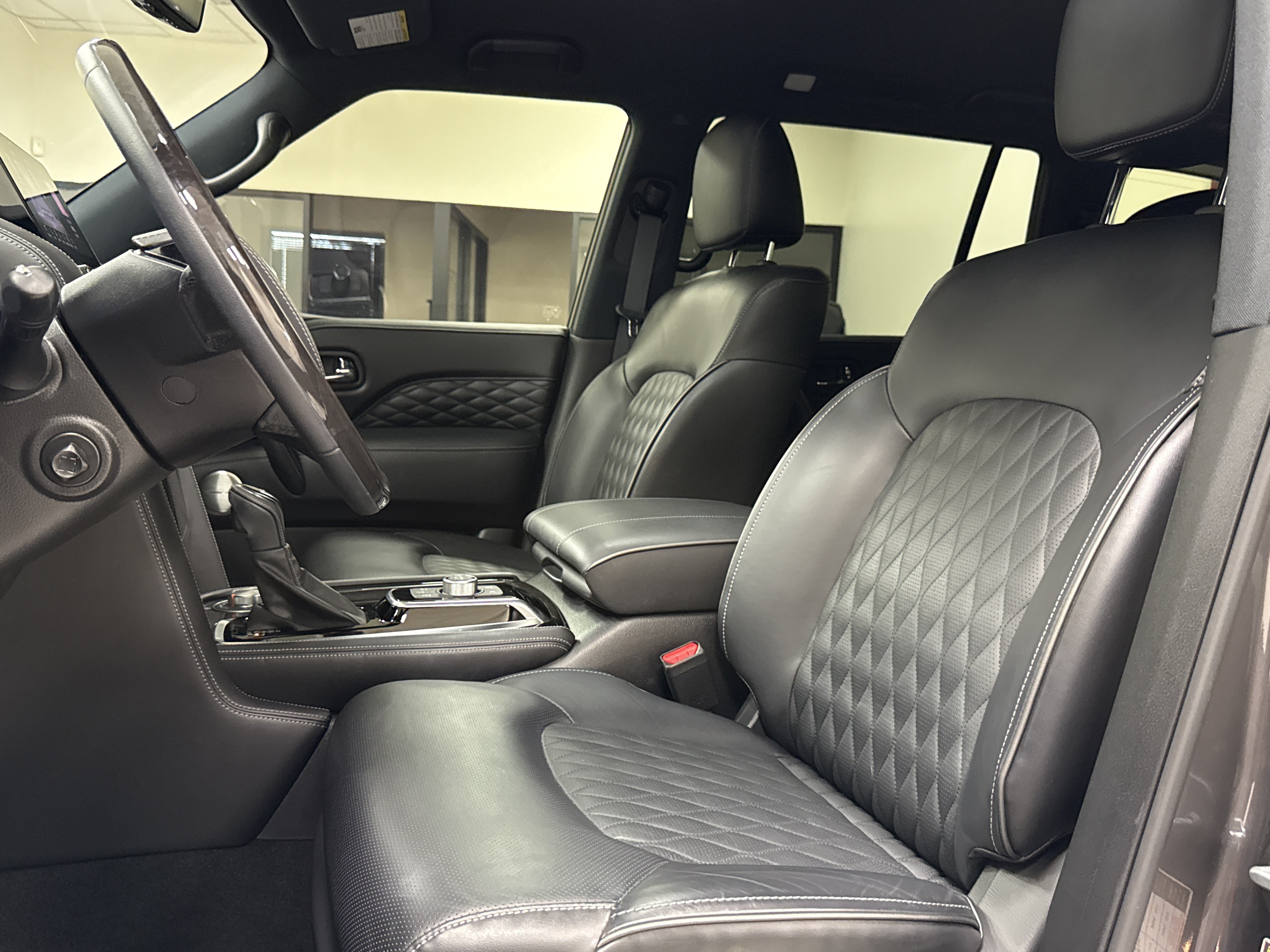 Certified 2024 INFINITI QX80 Sensory AWD/4WD image 11