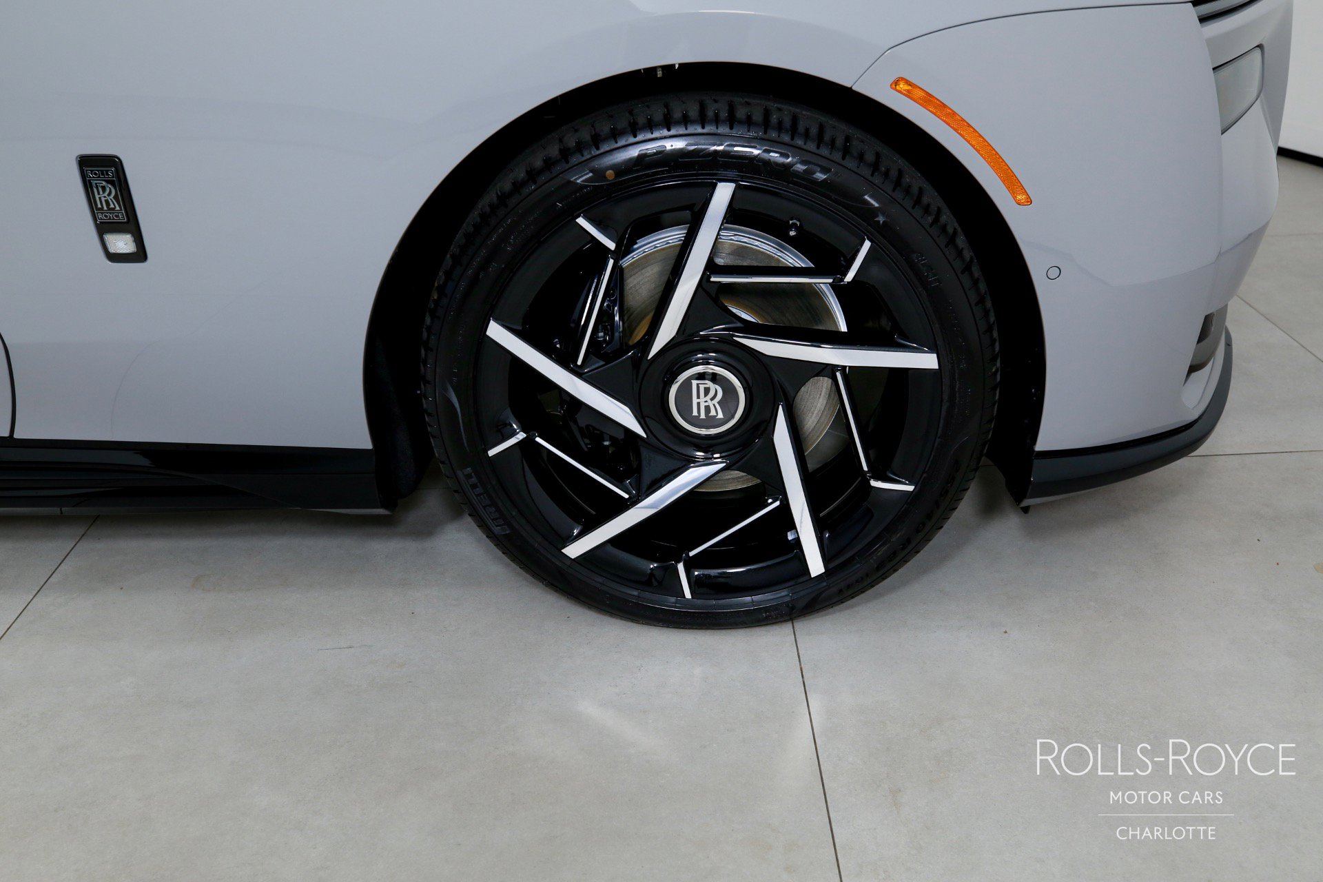 New 2025 Rolls-Royce Spectre Black Badge w/ Spectre Enhancement Package image 34