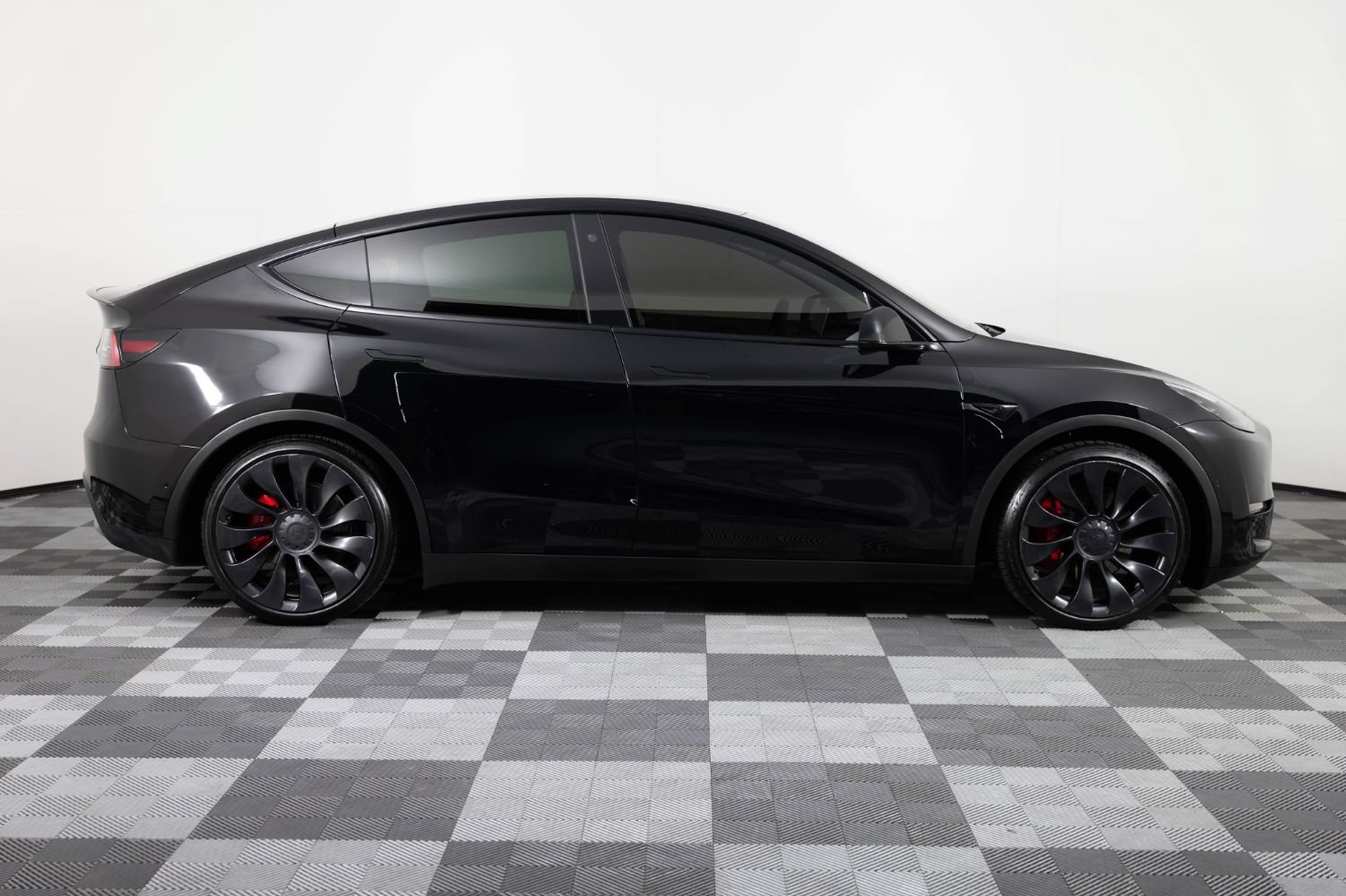Used 2022 Tesla Model Y Performance AWD/4WD image 9
