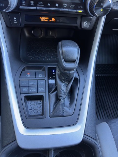 Used 2022 Toyota RAV4 XLE image 14