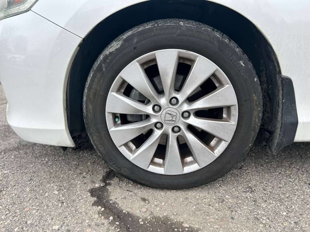 Used 2015 Honda Accord EX-L image 9