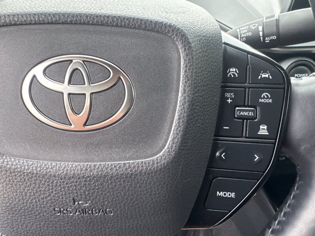 Used 2023 Toyota Prius XLE FWD image 23