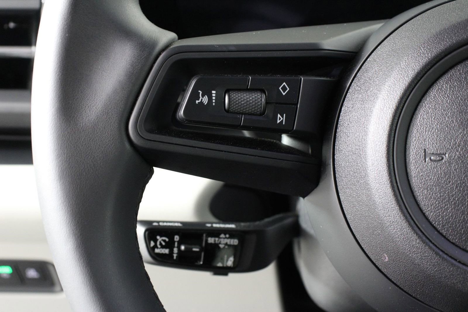 Certified 2024 Porsche Macan 4 Electric image 14