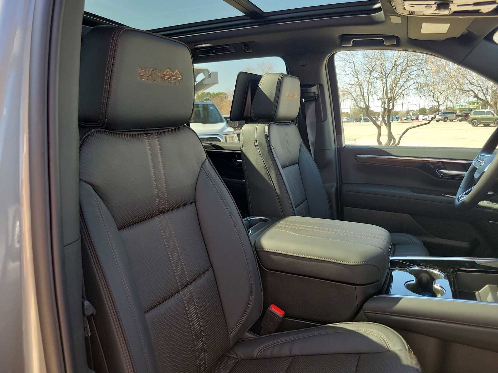 New 2026 Chevrolet Suburban High Country image 10