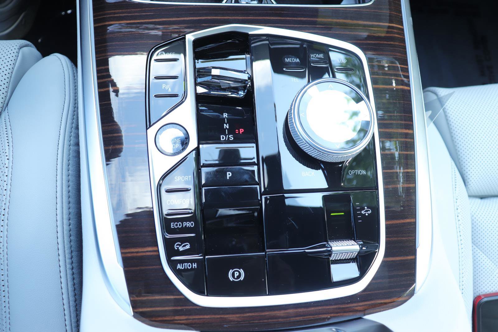 New 2026 BMW X7 xDrive40i w/ Premium Package image 44