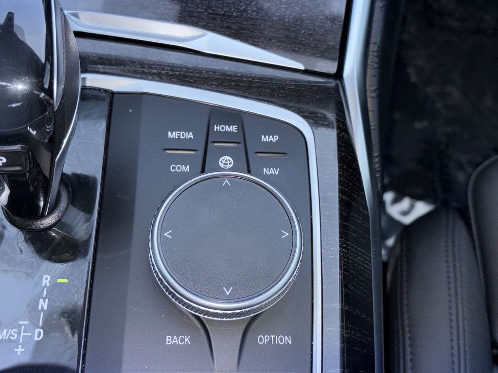 Used 2021 BMW 330e xDrive w/ Premium Package image 7