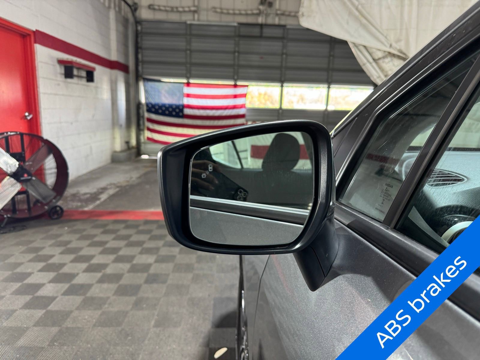 Used 2025 Nissan Versa SV image 7