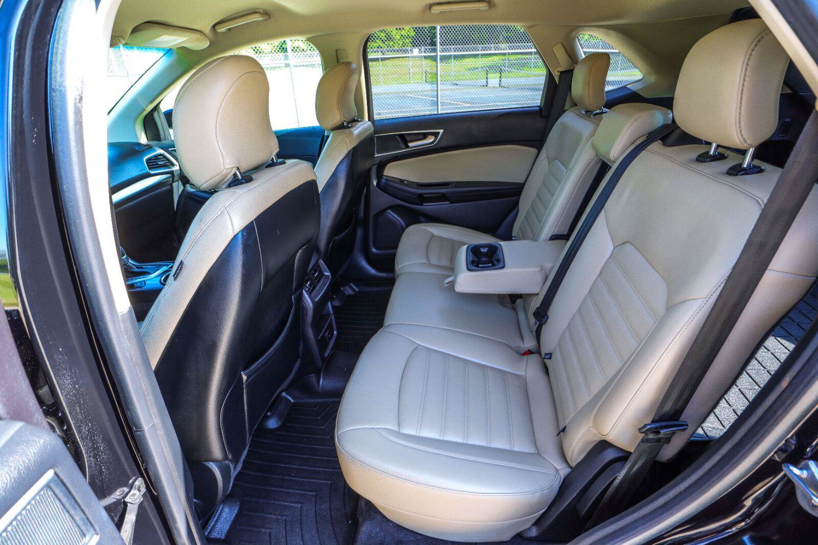 Used 2018 Ford Edge SEL w/ Equipment Group 201A AWD/4WD image 36