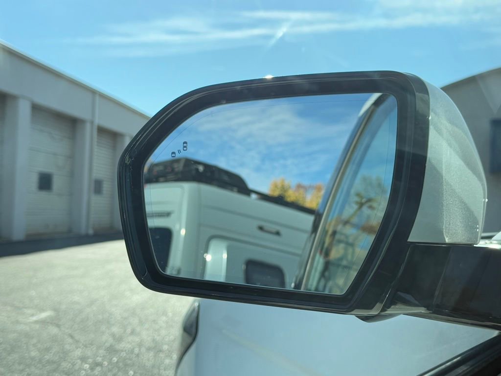 Used 2022 Ford Expedition Limited image 9