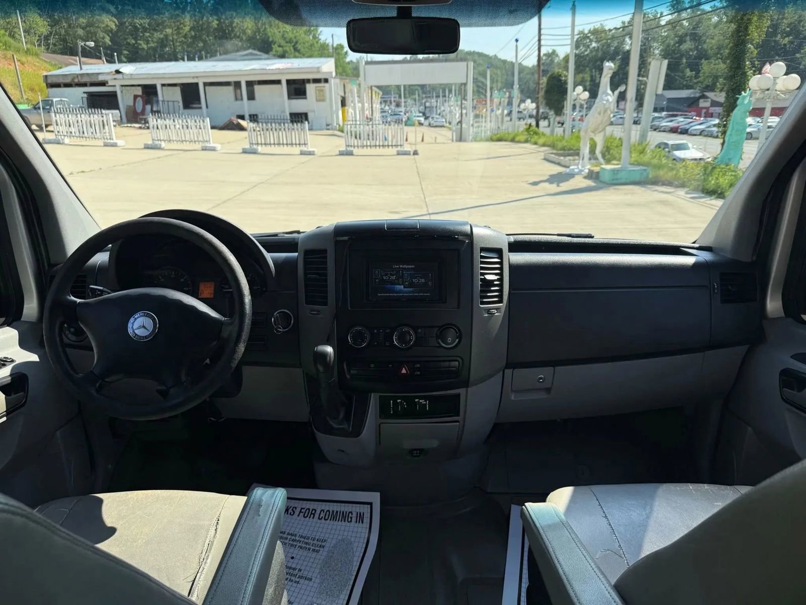 Used 2008 Freightliner Sprinter 3500 RWD image 23