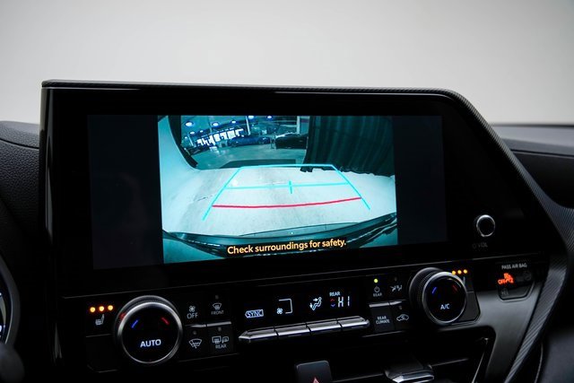 Used 2023 Toyota Highlander XSE image 22