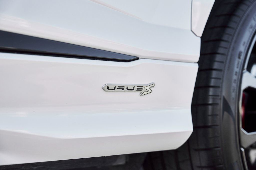 Used 2024 Lamborghini Urus S image 9