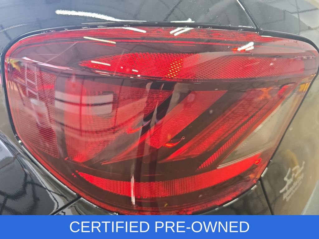 Used 2025 Hyundai Venue SEL FWD image 36