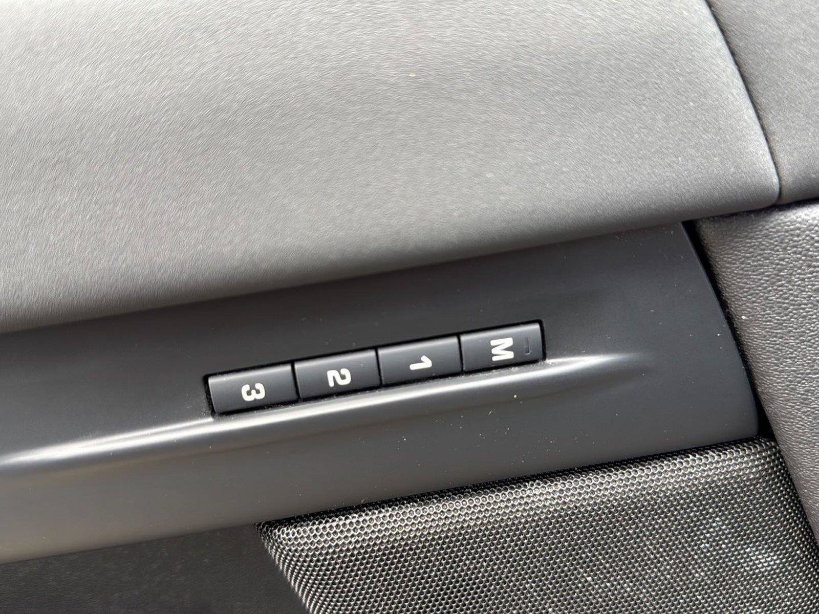 Used 2024 Land Rover Range Rover Evoque S AWD/4WD image 13